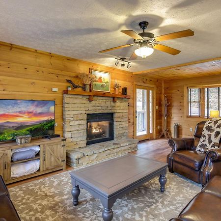 Вілла Pet-Friendly Gatlinburg Retreat With Hot Tub! Екстер'єр фото