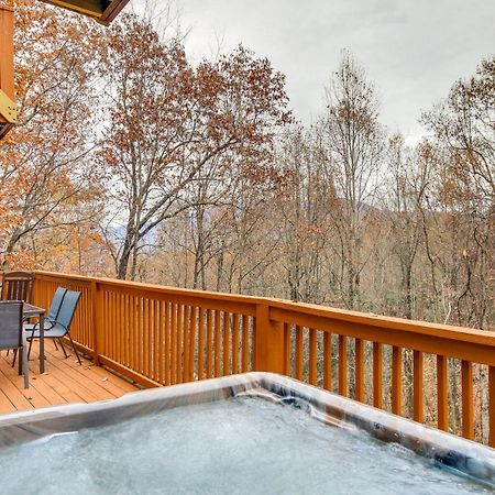 Вілла Pet-Friendly Gatlinburg Retreat With Hot Tub! Екстер'єр фото