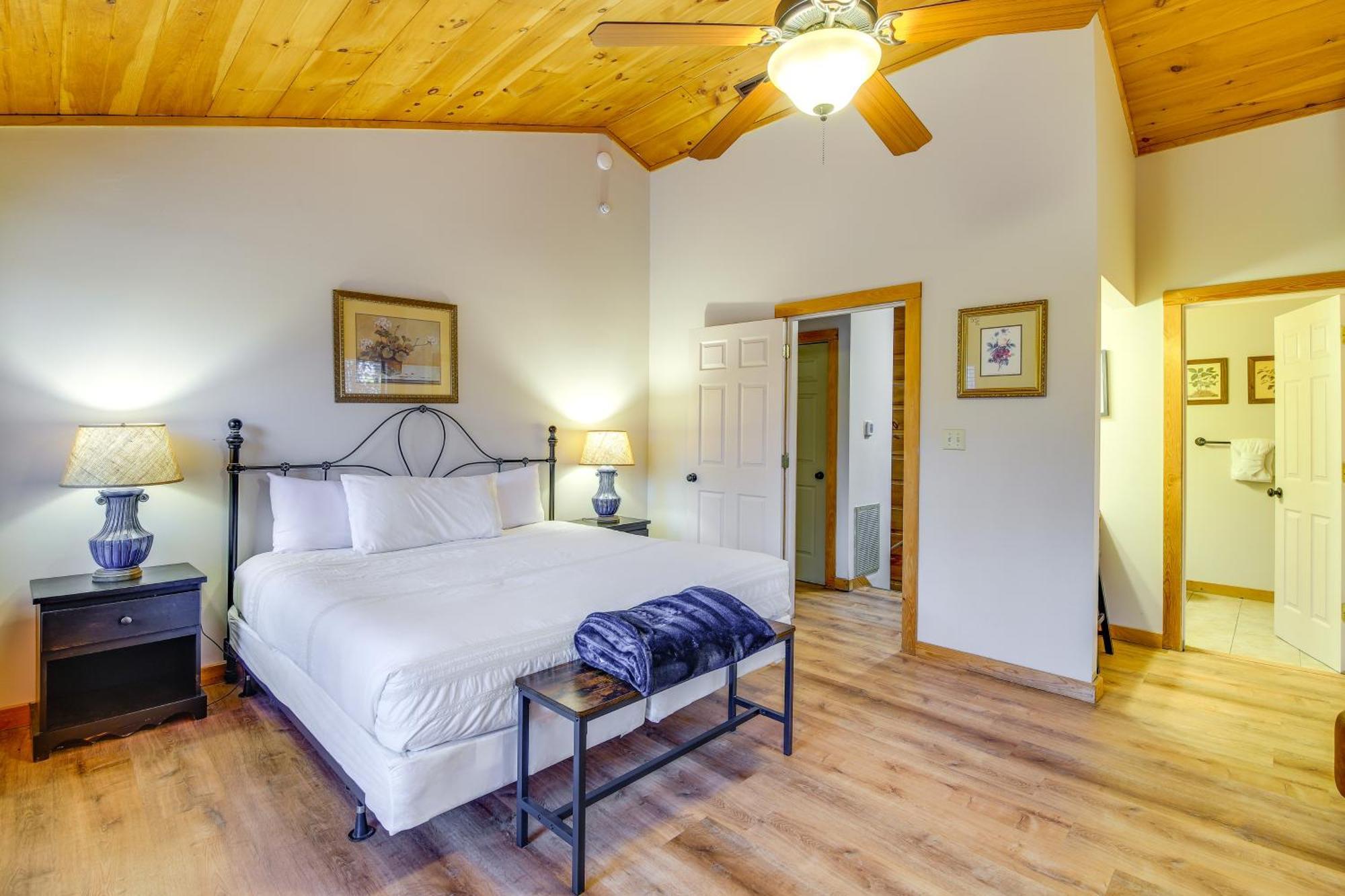 Вілла Pet-Friendly Gatlinburg Retreat With Hot Tub! Екстер'єр фото