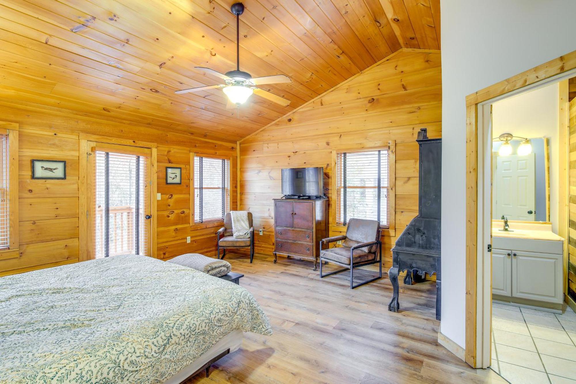 Вілла Pet-Friendly Gatlinburg Retreat With Hot Tub! Екстер'єр фото