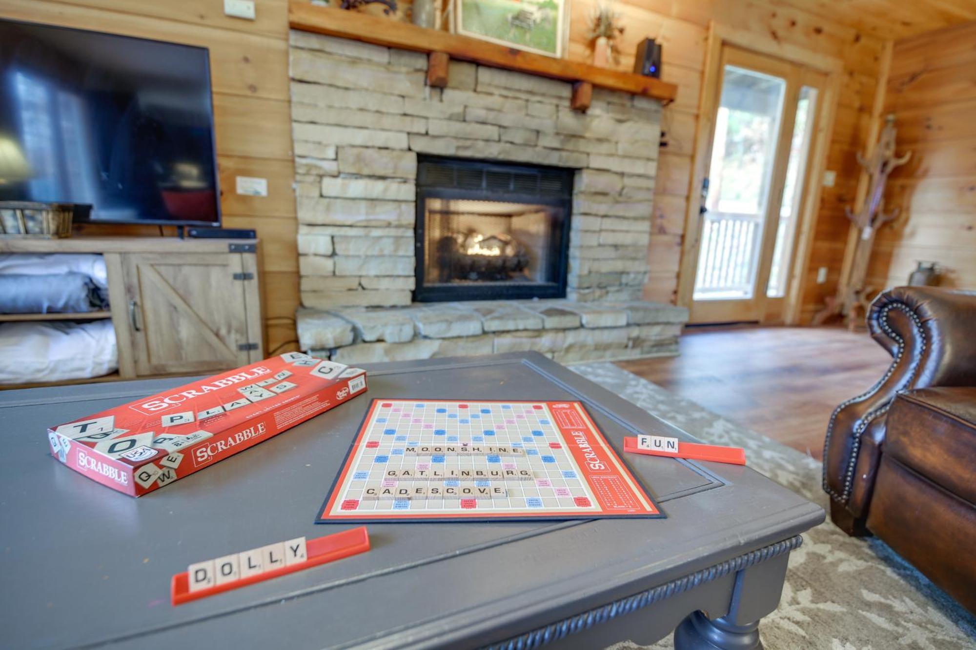 Вілла Pet-Friendly Gatlinburg Retreat With Hot Tub! Екстер'єр фото