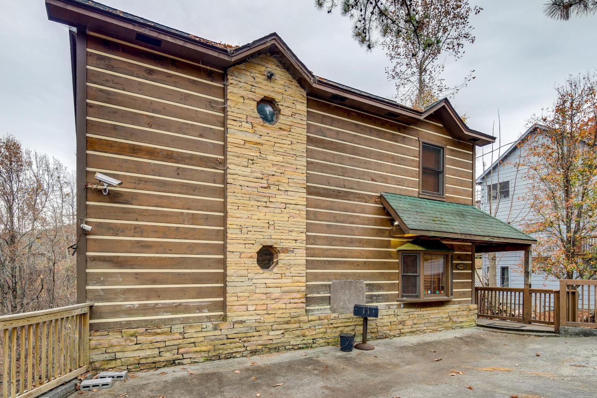 Вілла Pet-Friendly Gatlinburg Retreat With Hot Tub! Екстер'єр фото