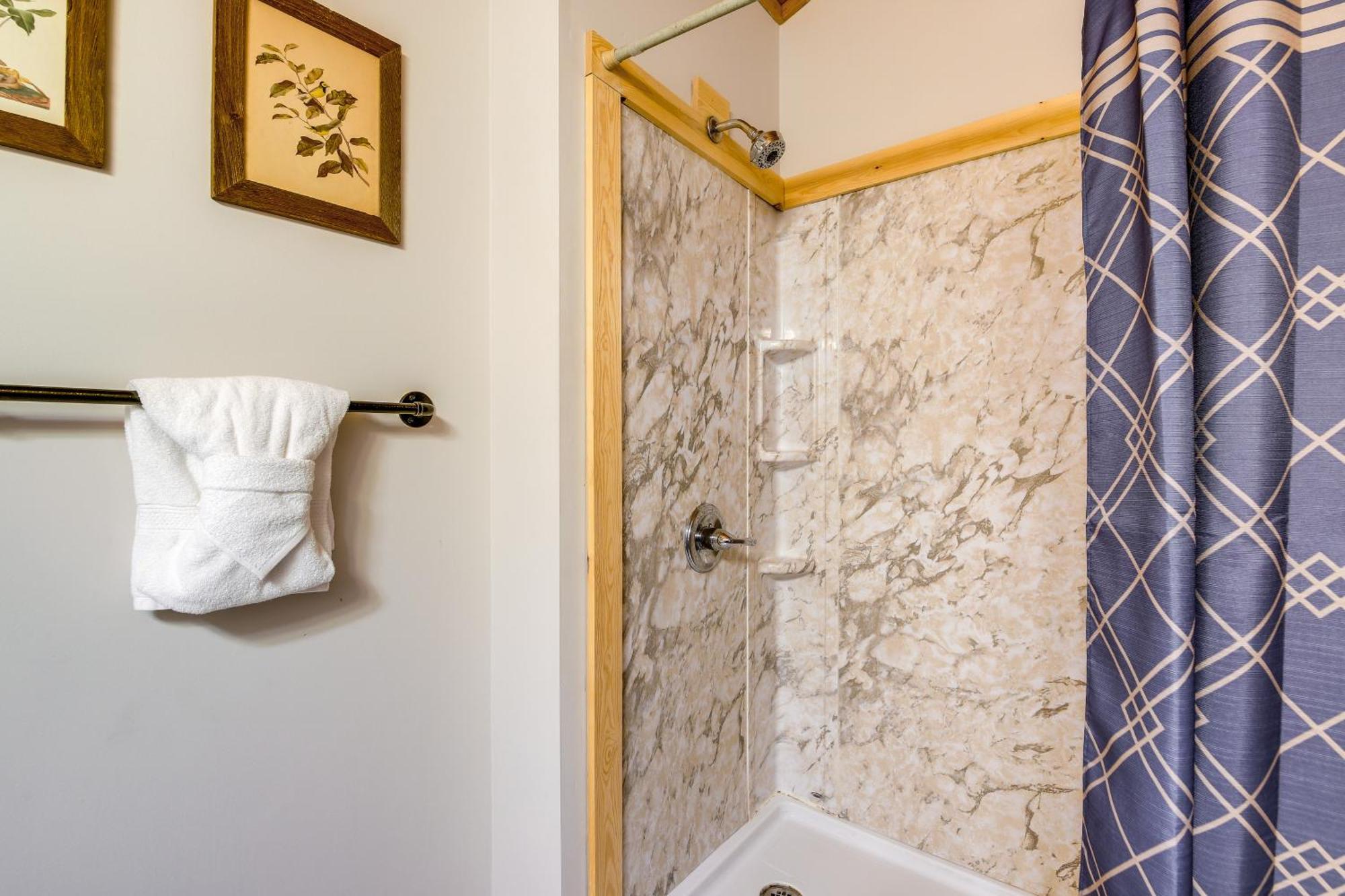 Вілла Pet-Friendly Gatlinburg Retreat With Hot Tub! Екстер'єр фото