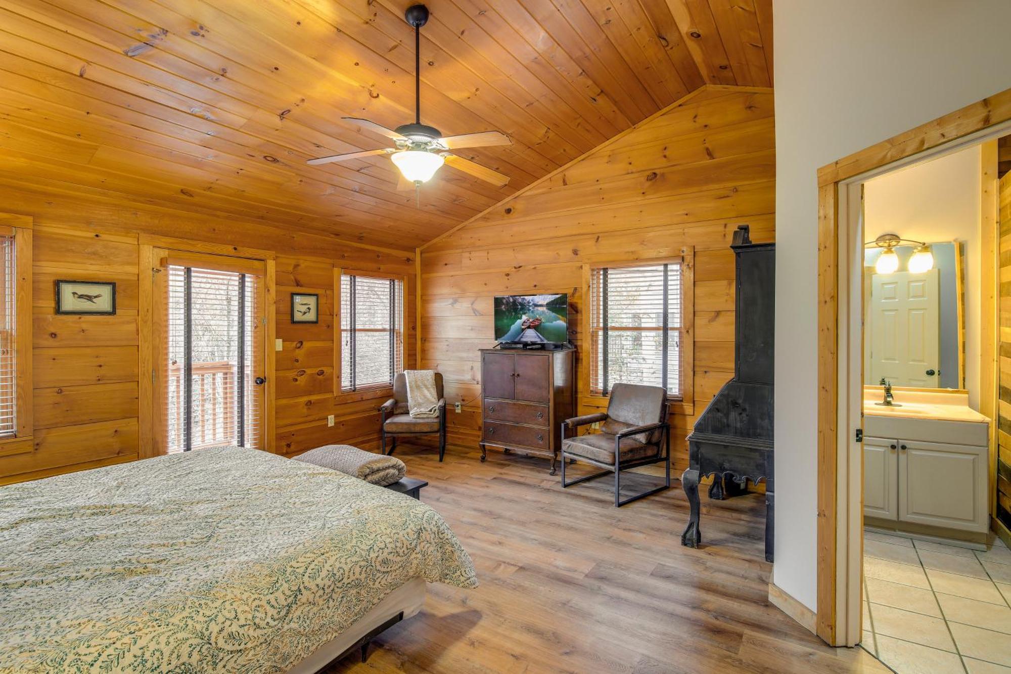 Вілла Pet-Friendly Gatlinburg Retreat With Hot Tub! Екстер'єр фото