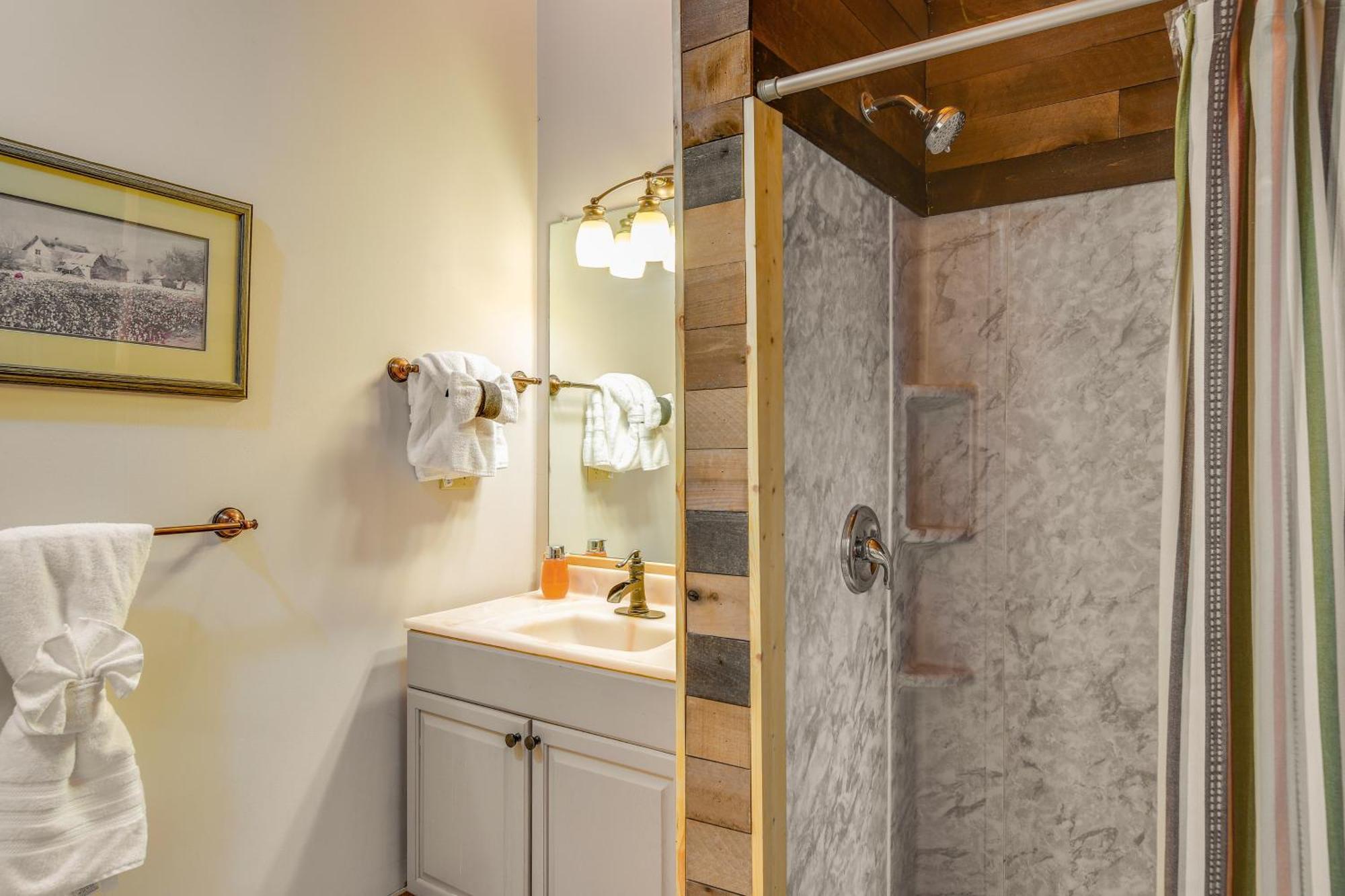 Вілла Pet-Friendly Gatlinburg Retreat With Hot Tub! Екстер'єр фото