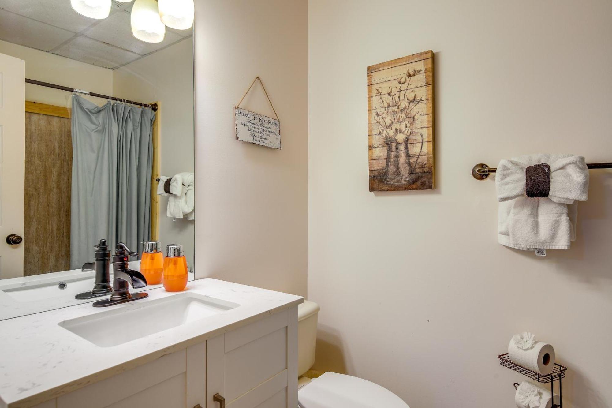 Вілла Pet-Friendly Gatlinburg Retreat With Hot Tub! Екстер'єр фото