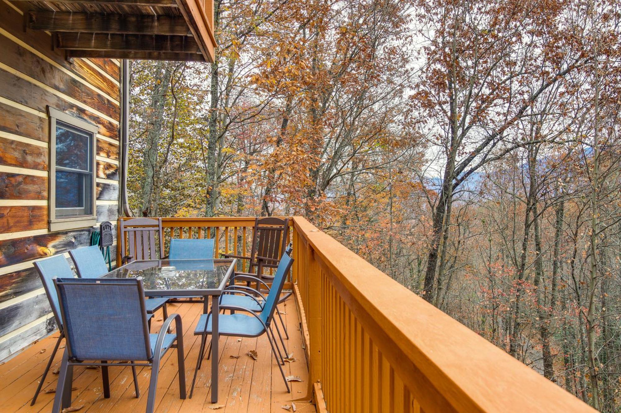 Вілла Pet-Friendly Gatlinburg Retreat With Hot Tub! Екстер'єр фото
