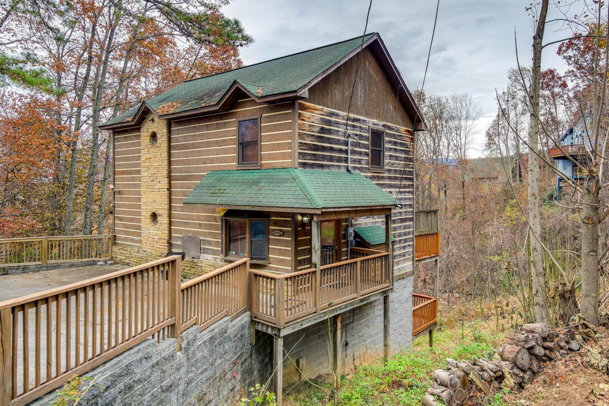 Вілла Pet-Friendly Gatlinburg Retreat With Hot Tub! Екстер'єр фото