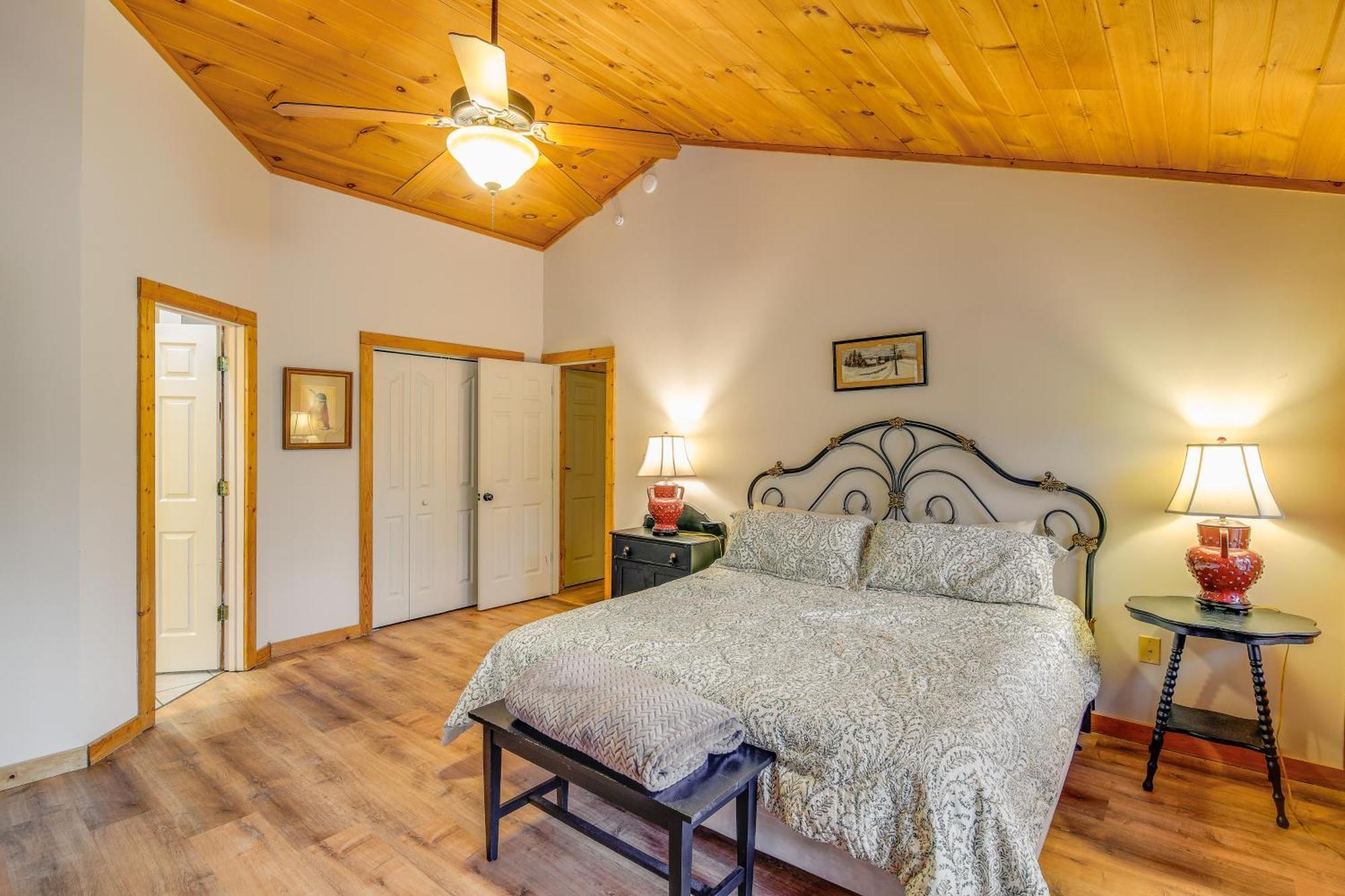 Вілла Pet-Friendly Gatlinburg Retreat With Hot Tub! Екстер'єр фото