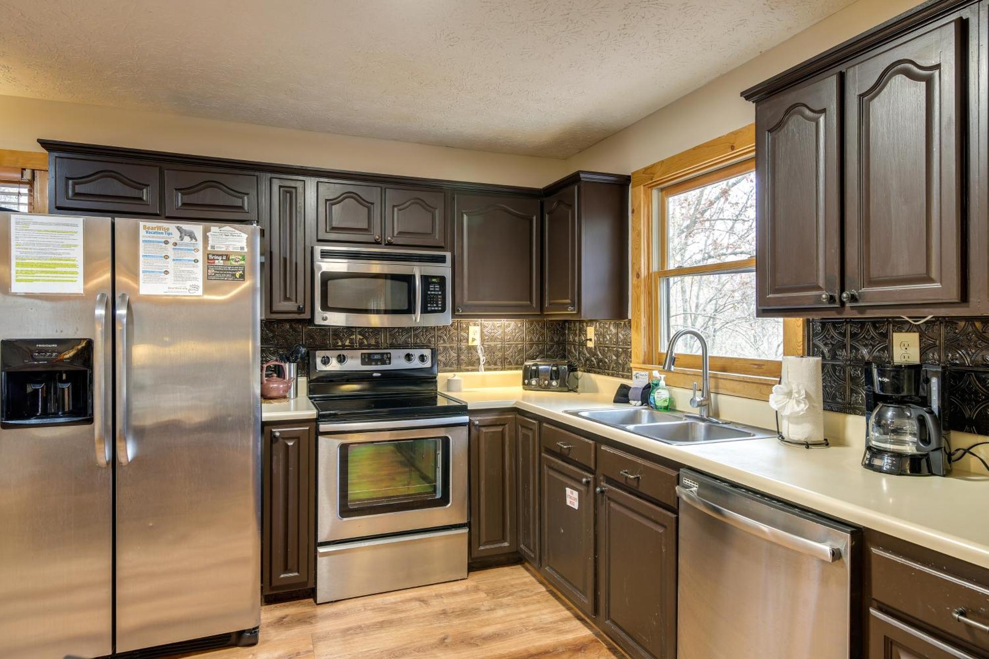 Вілла Pet-Friendly Gatlinburg Retreat With Hot Tub! Екстер'єр фото