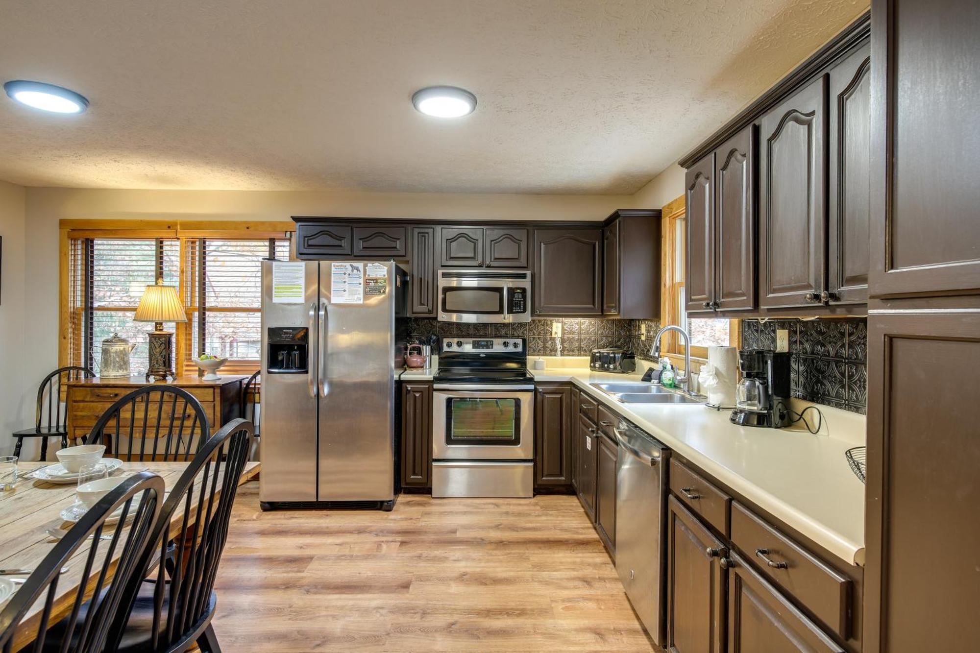 Вілла Pet-Friendly Gatlinburg Retreat With Hot Tub! Екстер'єр фото
