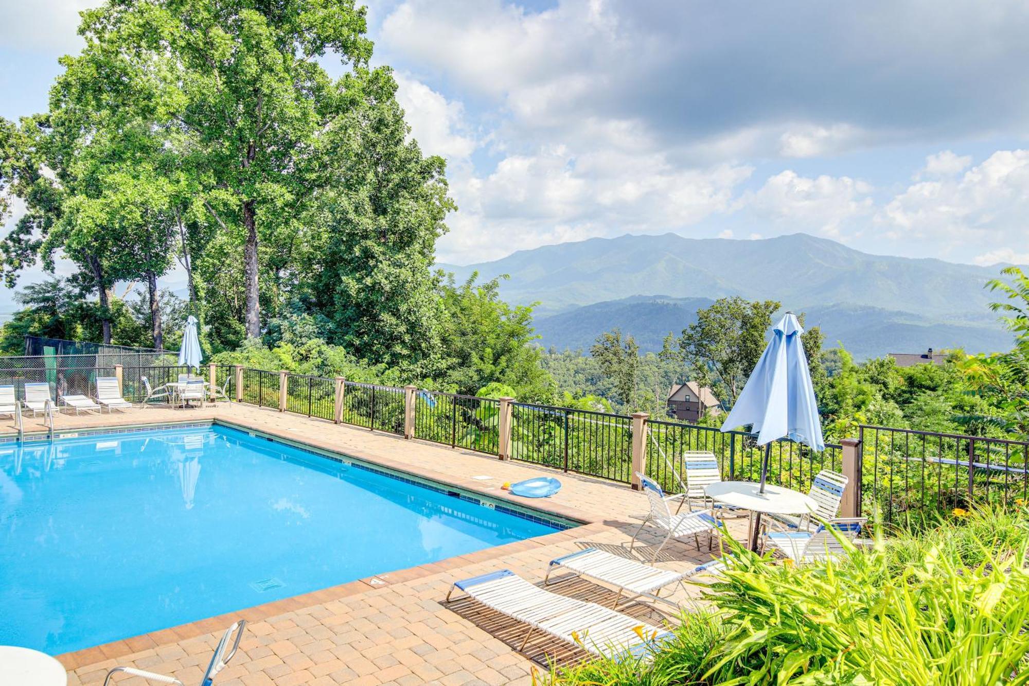 Вілла Pet-Friendly Gatlinburg Retreat With Hot Tub! Екстер'єр фото