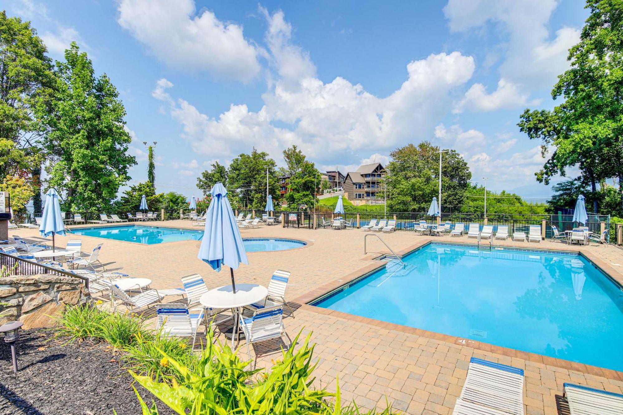Вілла Pet-Friendly Gatlinburg Retreat With Hot Tub! Екстер'єр фото